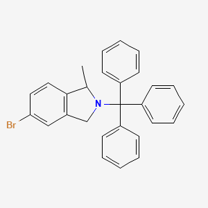 molecular formula C28H24BrN B8755730 (1R)-5-Bromo-1-methyl-2-(triphenylmethyl)-2,3-dihydro-1H-isoindole 