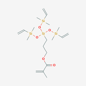 molecular formula C19H38O5Si4 B099376 3-(3-((Dimethyl(vinyl)silyl)oxy)-1,1,5,5-tetramethyl-1,5-divinyltrisiloxan-3-yl)propyl methacrylate CAS No. 17096-10-5